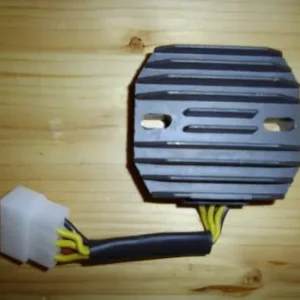 Suzuki GSX-R 1300 Hayabusa Laderegler 99-07 Sale