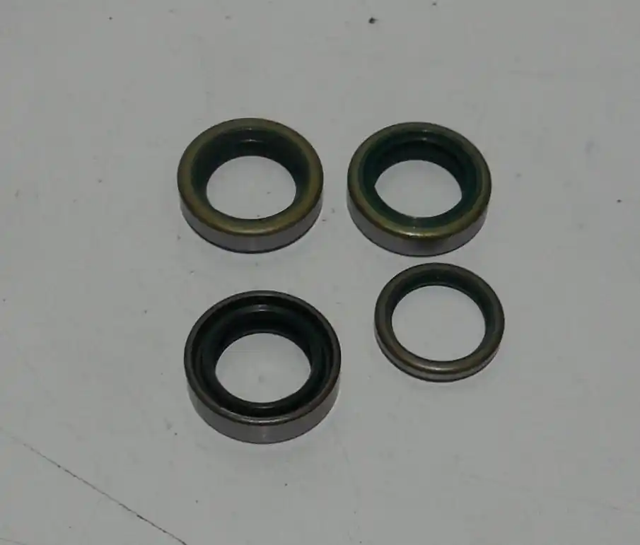 Satz Wellendichtringe passend für Zündapp KS100 Motor 4 Gang Kracherpreis