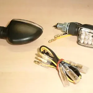 Schnäppchen SHIN YO Arrow LED Blinker schwarz / klar, E-geprüft (Paar) – vorn & hinten