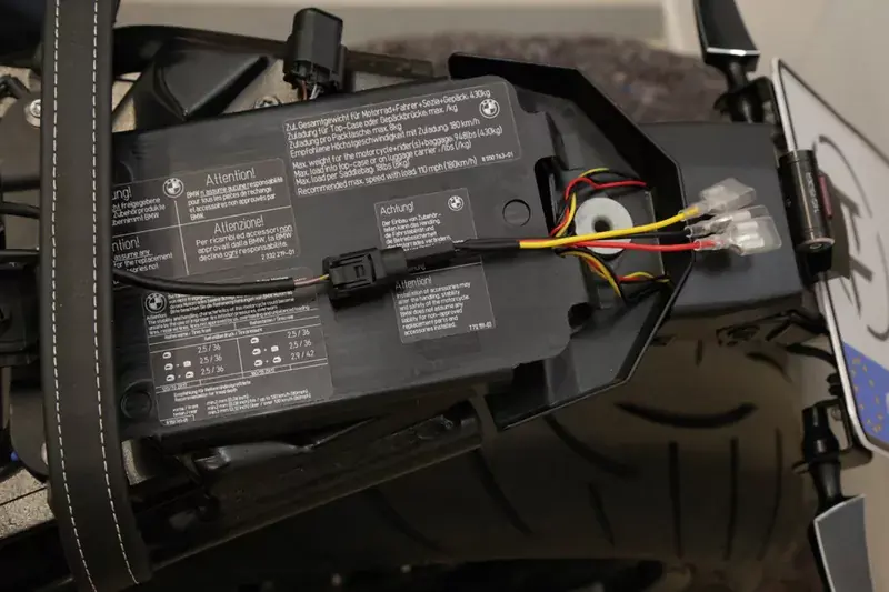 Must-Have HIGHSIDER Rücklicht-Adapterkabel passend für BMW