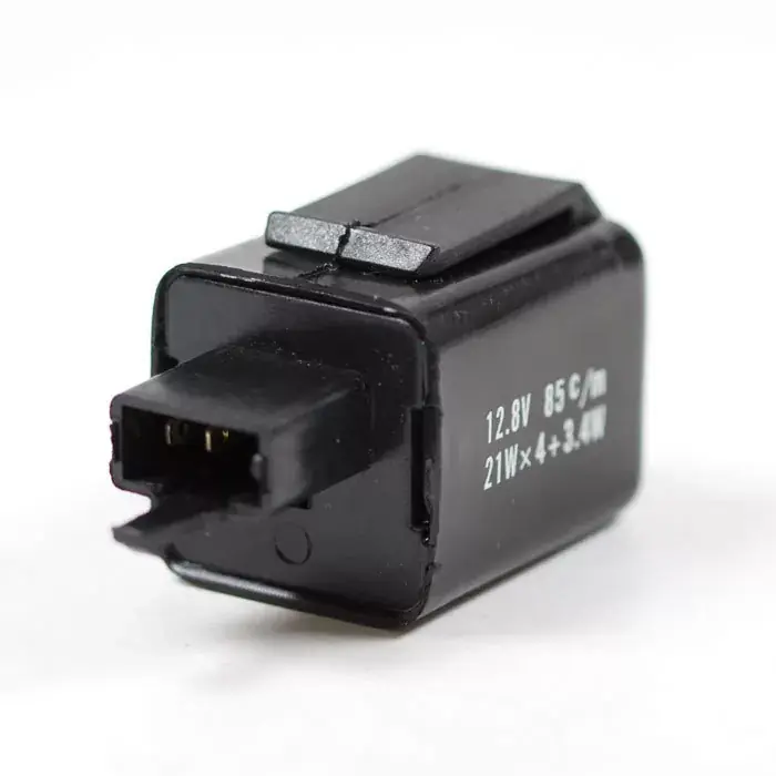 Ausverkauf Elektronisches Blinkrelais 2-polig 12V 21W x 3,4W mit 3er Stecker